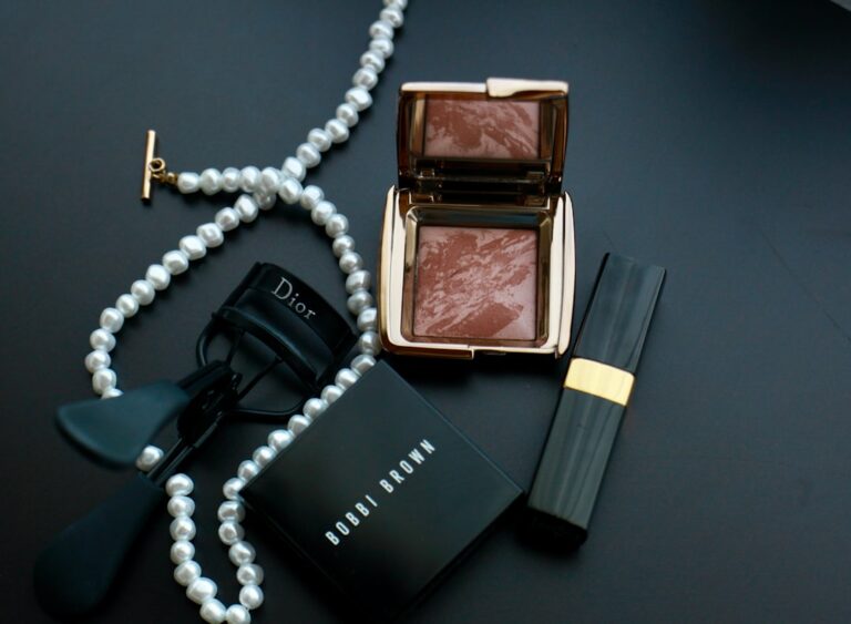 Top Trends in Cosmetic Accessories You Need to Know